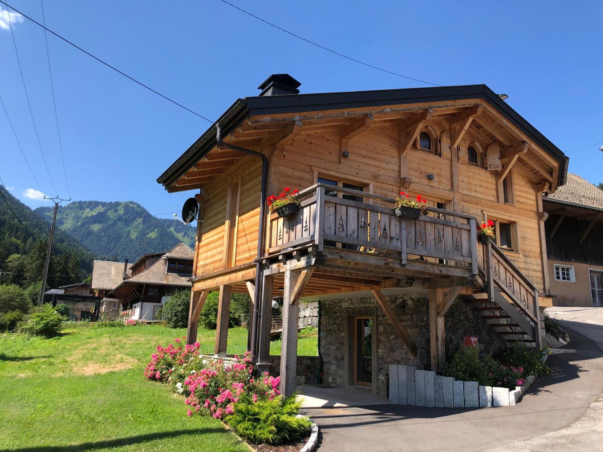 Chalet Cosy Et Moderne Vue Montagnes Seytroux Exterior photo